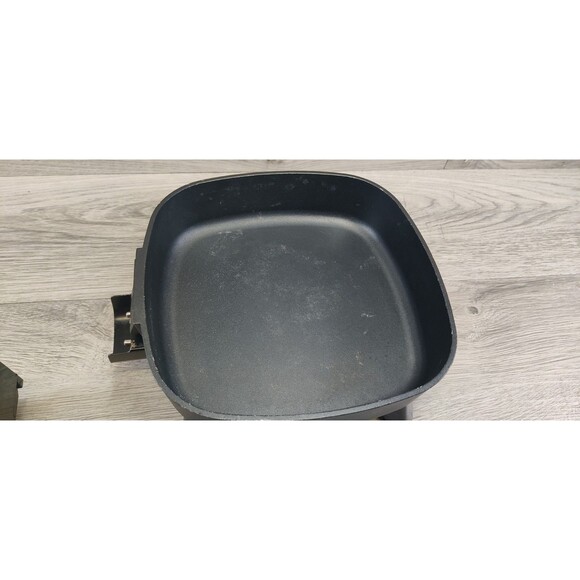 Vintage 805B Toastmaster 7 Inch Square Skillet Works-Pyrex Lid - Picture 10 of 16